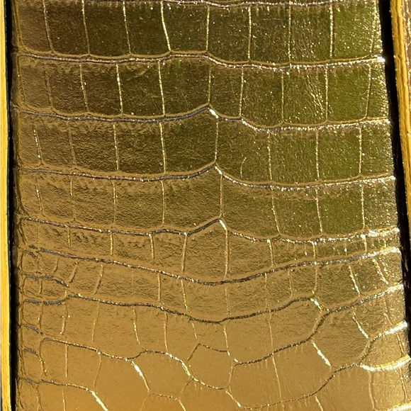 New Persaman Gold Crossbody - Picture 13 of 15